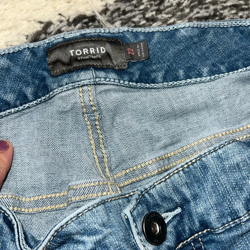 Torrid Bermuda Jean Shorts - Picture 2 of 4